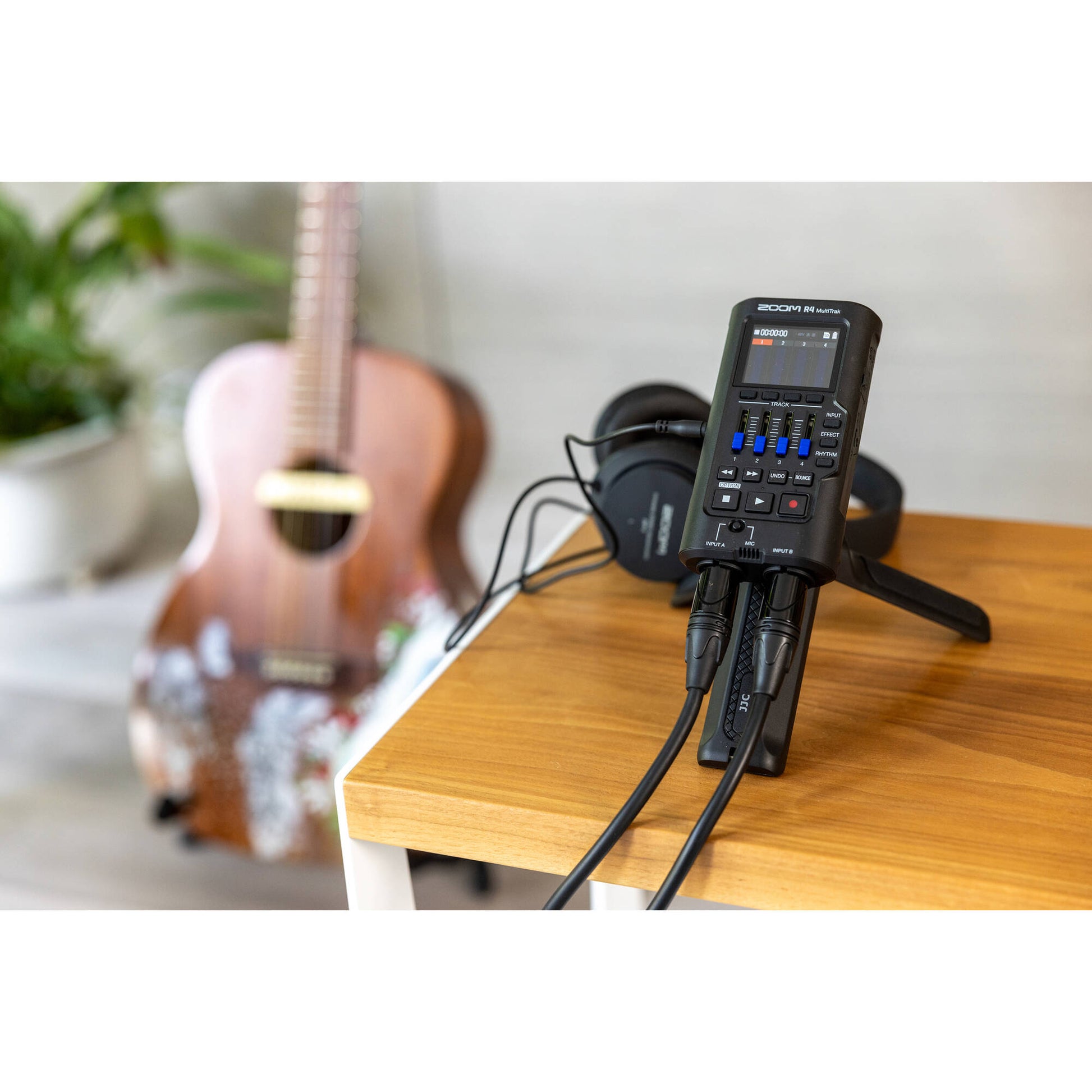 Zoom R4 MultiTRAK Track Recorder For Musicians