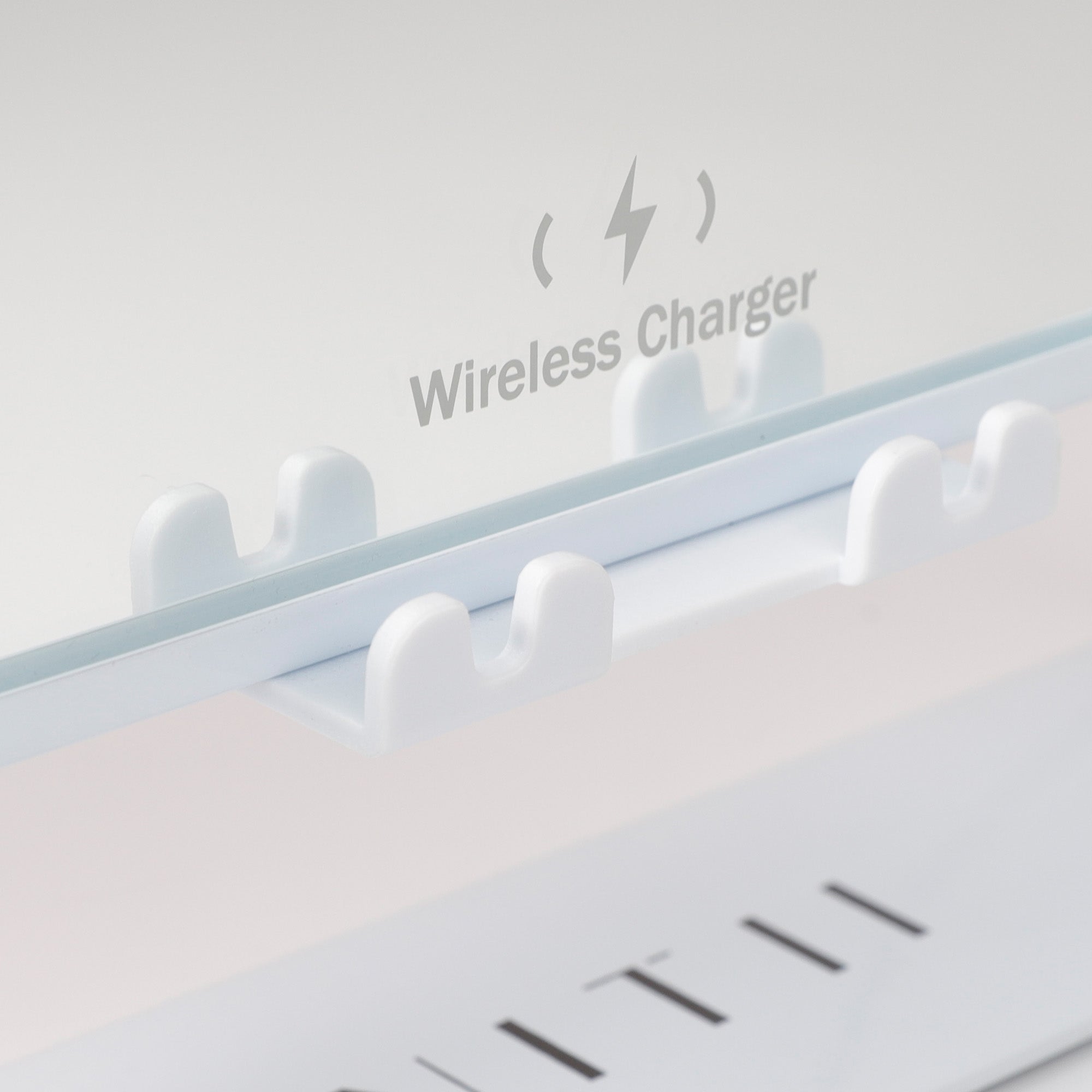 Vanitii Hollywood Vanity Mirror with Wireless Charging & 12 Dimmable Bulbs