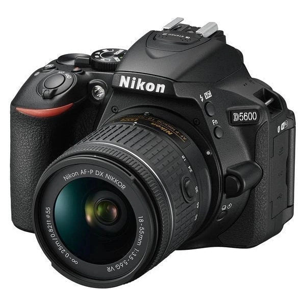 Nikon D5600 + 18-55 VR Kit