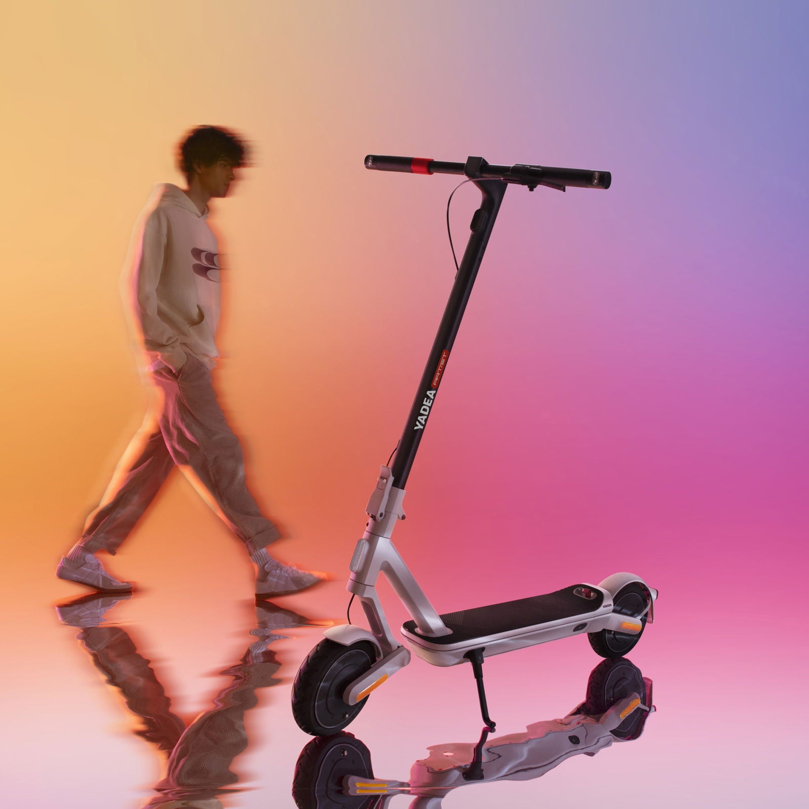 Yadea Artist Kickscooter, White