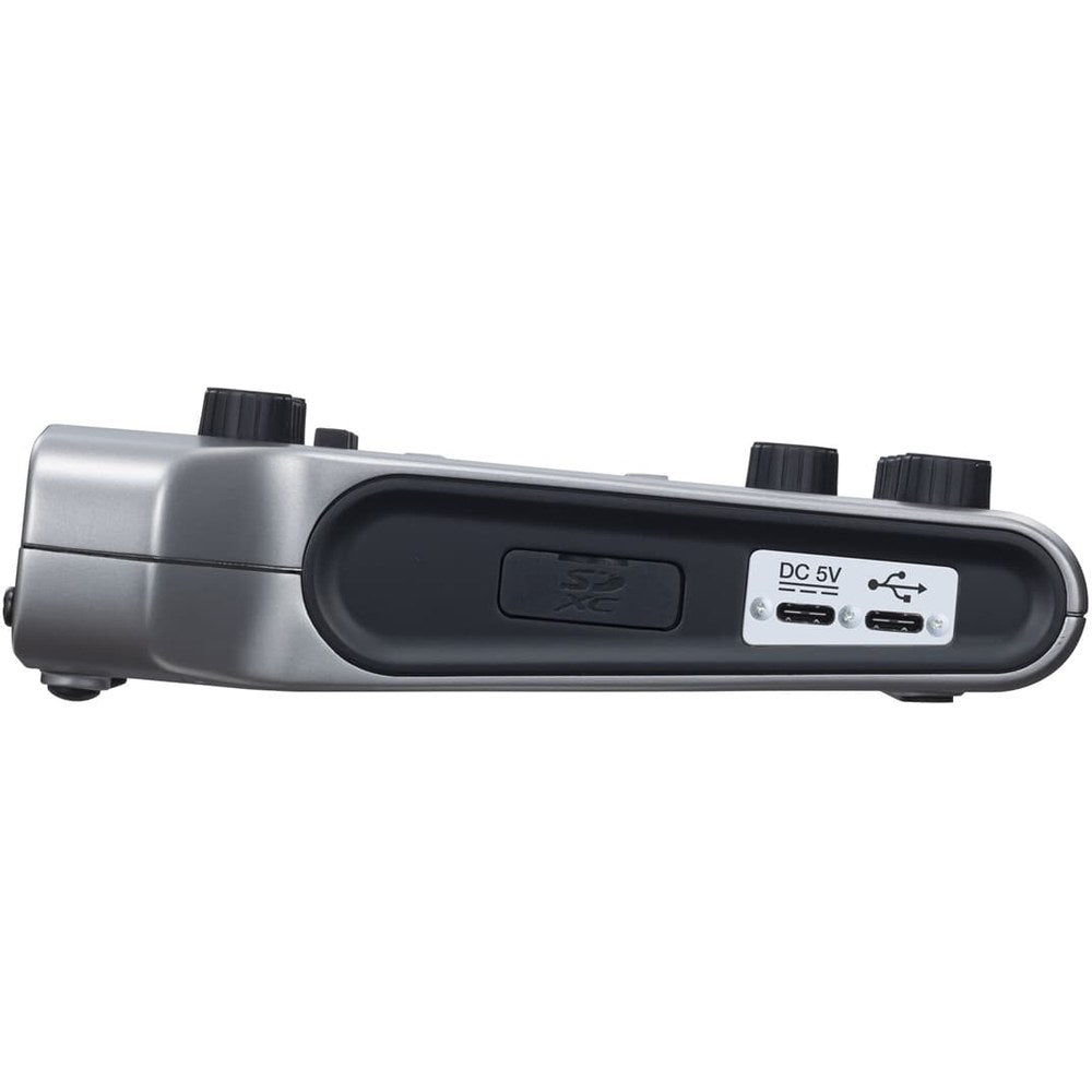 ZOOM PodTrak P4 Portable Podcast Recorder and USB Audio Interface